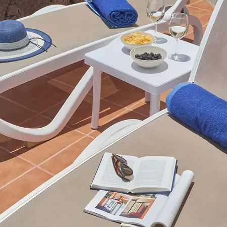 Casa Maria Duplex With Sea & Mountain Views, 15 Minutes Walk From The Marina Rubicon Feriehus Playa Blanca (Lanzarote)