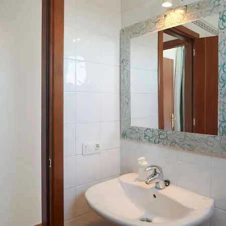 Vakantiehuis Casa Maria Duplex With Sea & Mountain Views, 15 Minutes Walk From The Marina Rubicon Playa Blanca (Lanzarote)