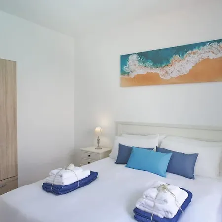 Vakantiehuis Casa Maria Duplex With Sea & Mountain Views, 15 Minutes Walk From The Marina Rubicon