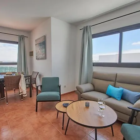 Vakantiehuis Casa Maria Duplex With Sea & Mountain Views, 15 Minutes Walk From The Marina Rubicon *