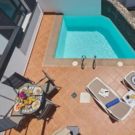 Vakantiehuis Casa Maria Duplex With Sea & Mountain Views, 15 Minutes Walk From The Marina Rubicon Playa Blanca (Lanzarote)