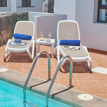 Casa Maria Duplex With Sea & Mountain Views, 15 Minutes Walk From The Marina Rubicon * Playa Blanca (Lanzarote)